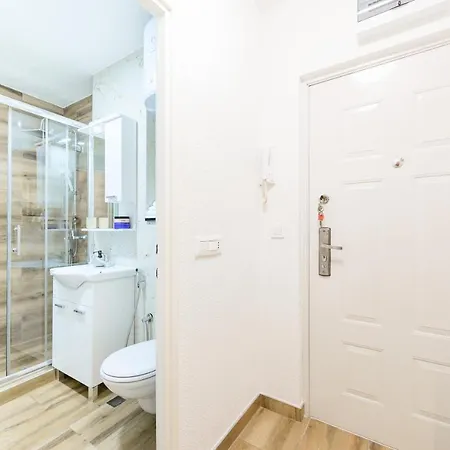 Alipasino With Two Bedrooms Apartment