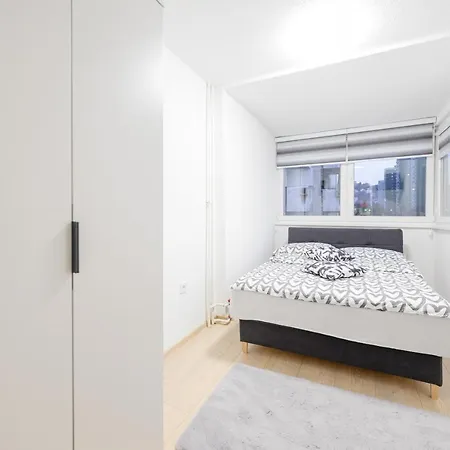 아파트 Alipasino With Two Bedrooms 사라예보